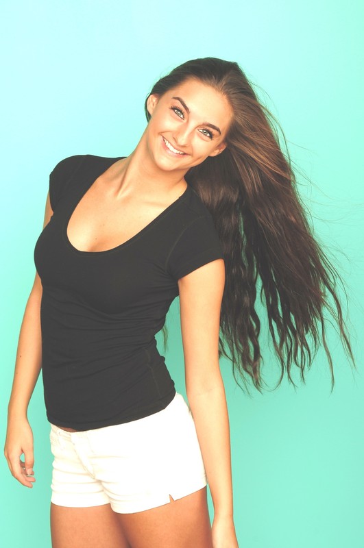 Female model photo shoot of Liza Davydova