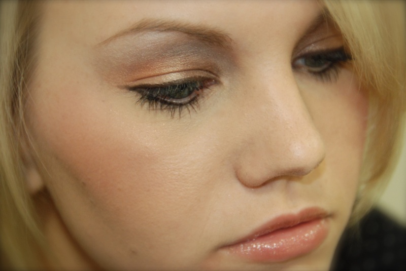 Female model photo shoot of Delishface in Memphis, TN, makeup by Delishface