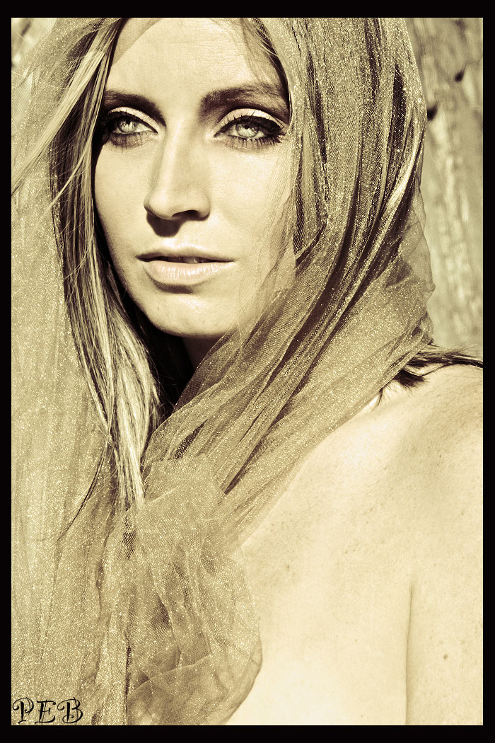 Female model photo shoot of Laura Michelle  R by Pedro E Bauza