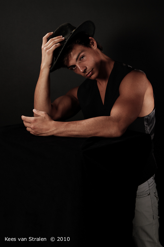 Male model photo shoot of Rafael Querol in Delft