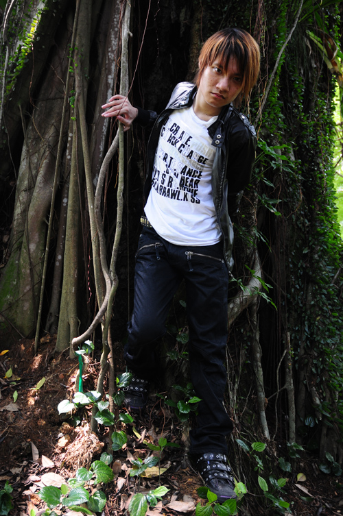 Male model photo shoot of Fah Jia De