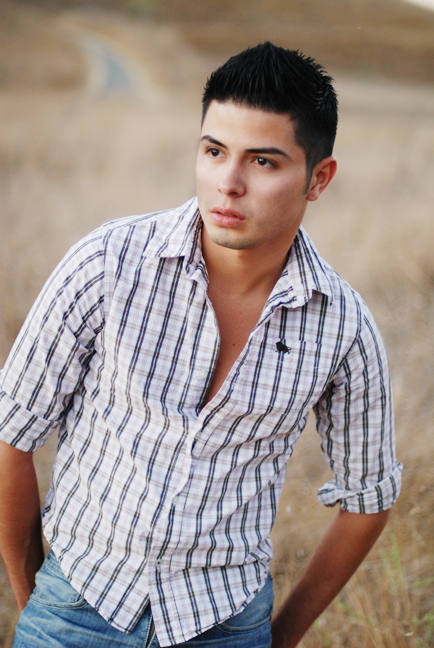 Male model photo shoot of Enrique Nava