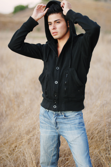 Male model photo shoot of Enrique Nava
