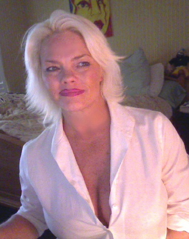 Female model photo shoot of blondtonic