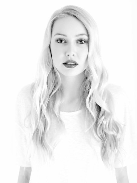 Female model photo shoot of LaurenPearson
