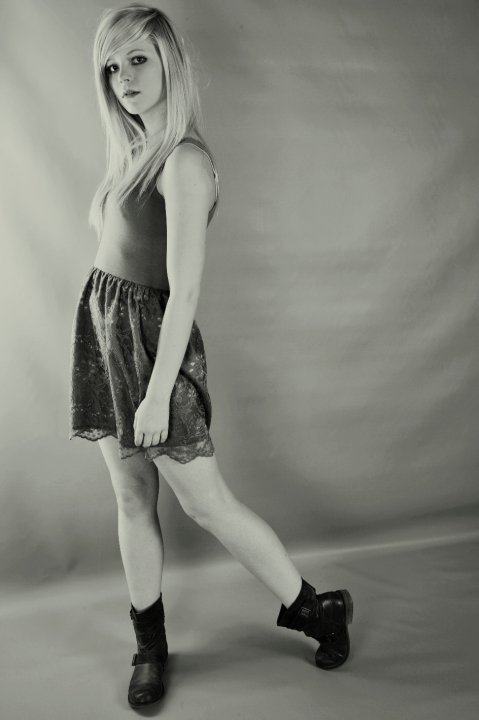 Female model photo shoot of Hannah Watson94