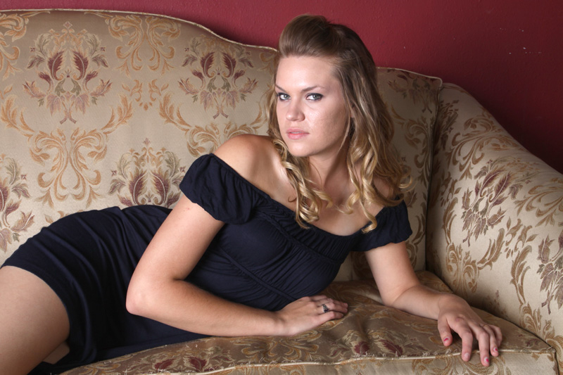 Female model photo shoot of Jessica Heemstra by Ken Howe