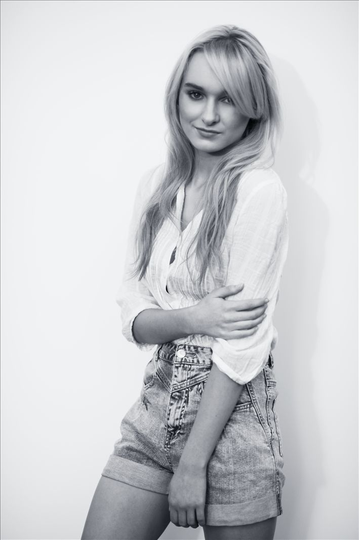 Female model photo shoot of Tori Arnott
