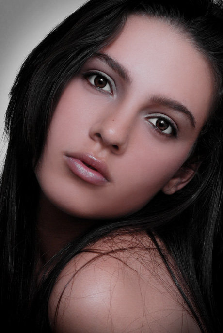 Female model photo shoot of Paloma Gomez