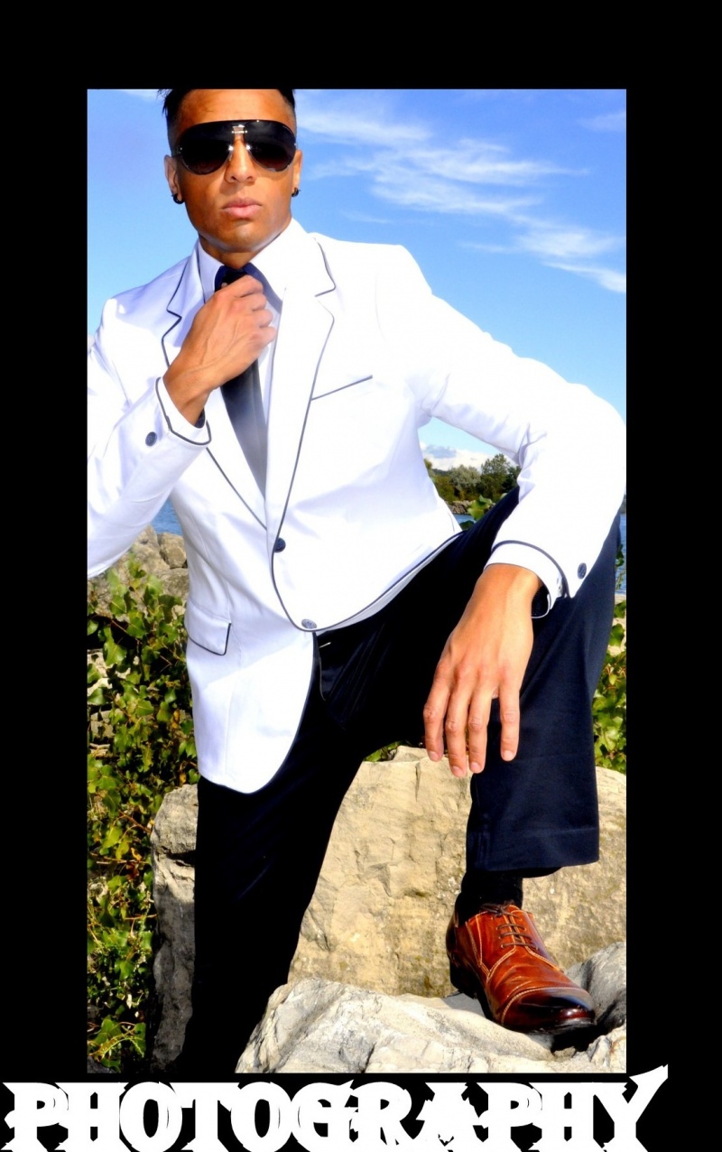 Male model photo shoot of Andre Mitchell