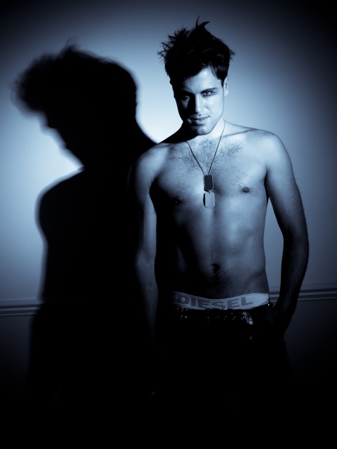 Male model photo shoot of TOM SIMPSON