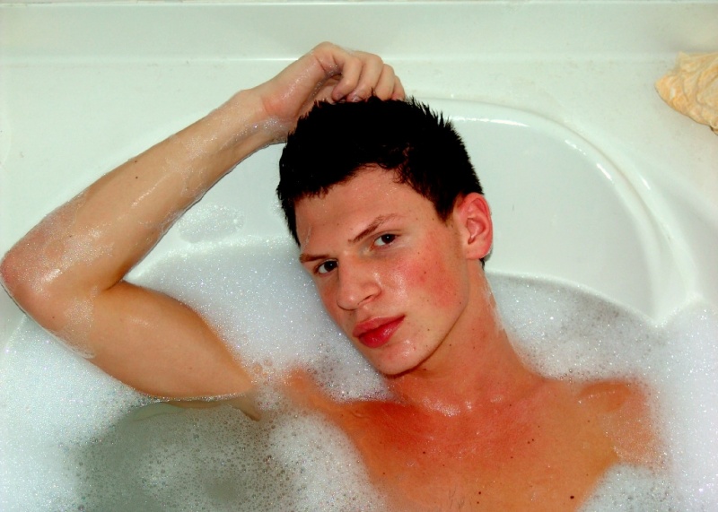 Male model photo shoot of Matthew Taylor Harcorw