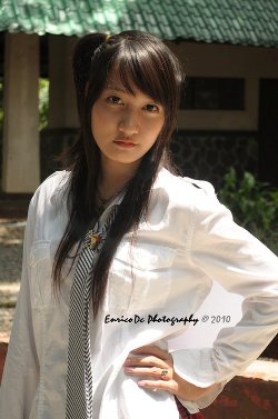 Female model photo shoot of raine lee