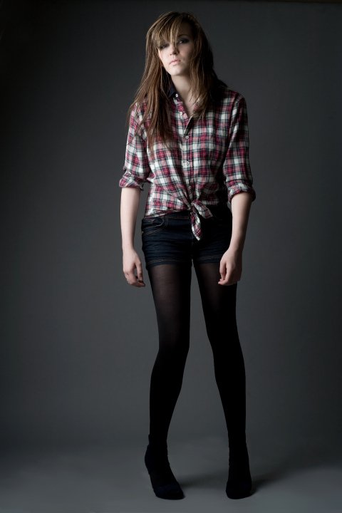 Female model photo shoot of Lauren89 by andrew moore