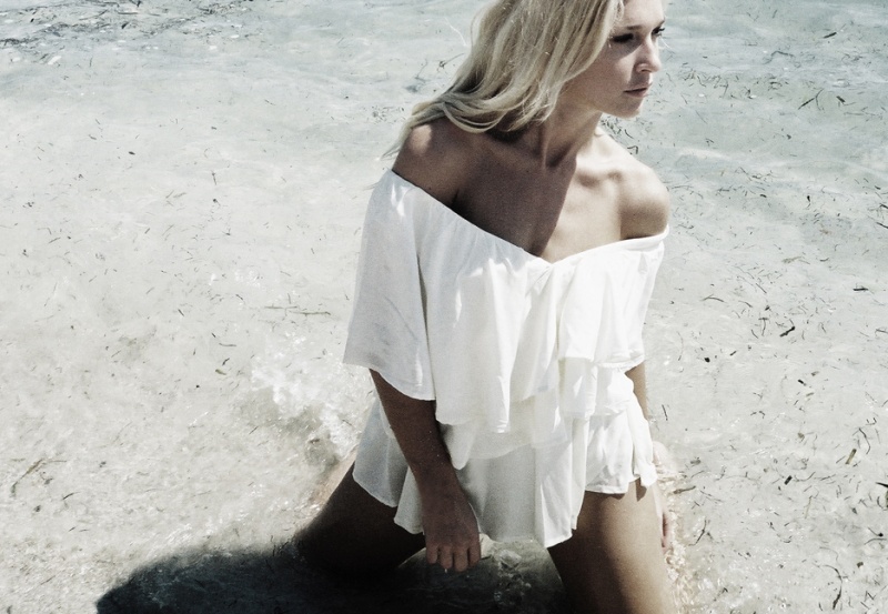 Female model photo shoot of Anna Eli Photography in Miami