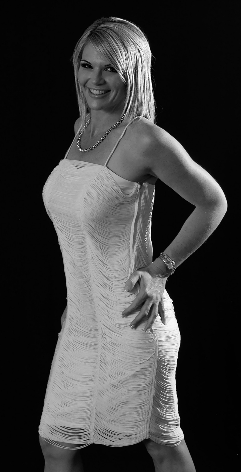 Female model photo shoot of HayleyDavidson in http://www.onemodelplace.com/member.cfm?P_ID=25549
