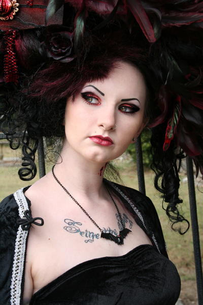 Female model photo shoot of scream queen nikki by Envy - Art, makeup by Aria Darling