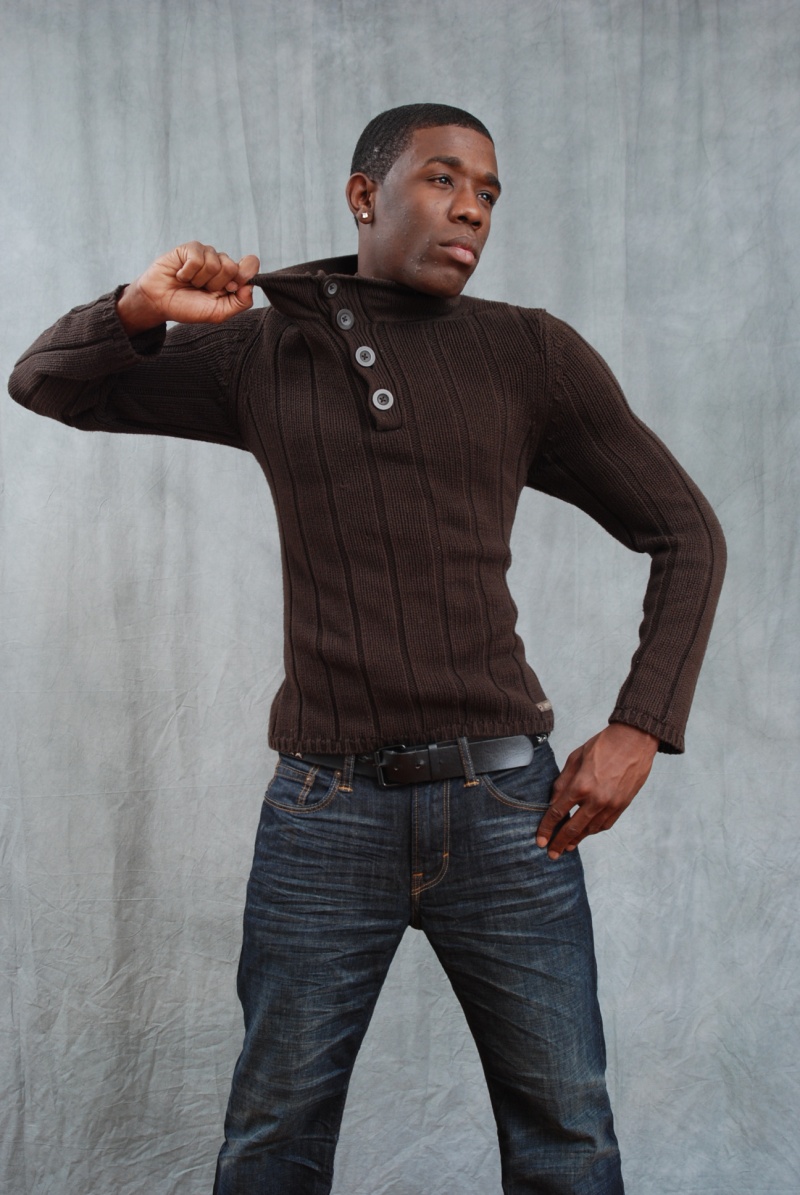 Male model photo shoot of Dontavious