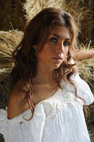Female model photo shoot of Jade Amander
