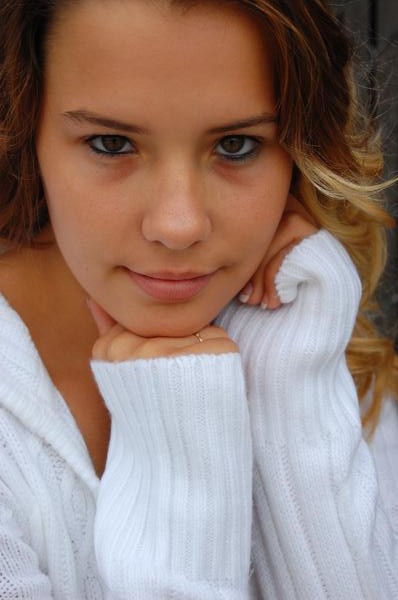 Female model photo shoot of Amanda Tutor