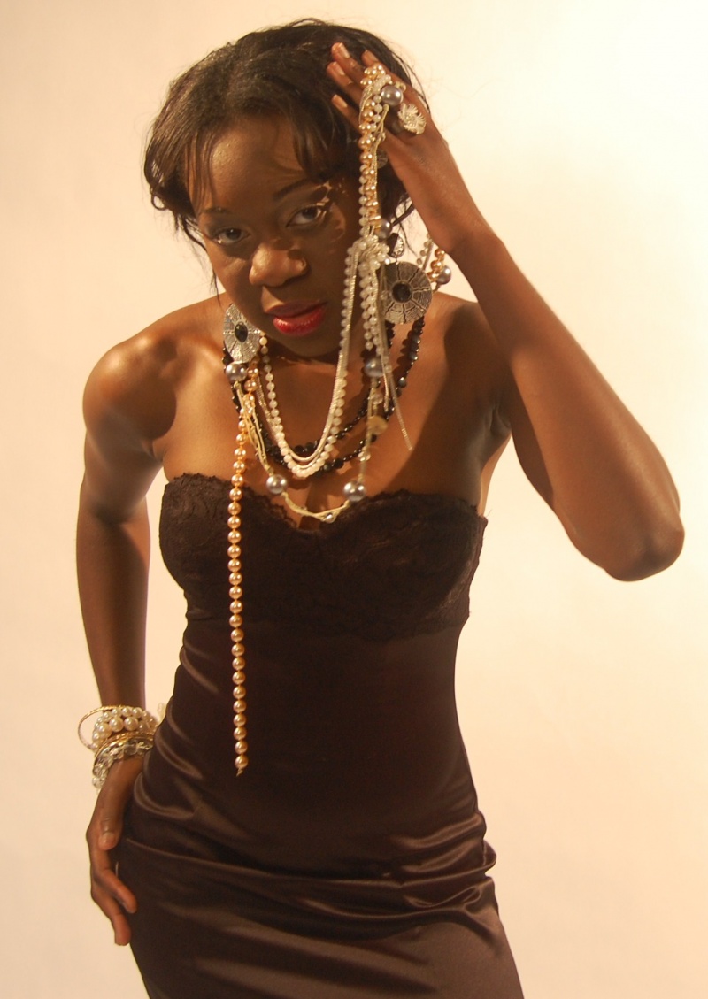 Female model photo shoot of Tosin1 in Chicago