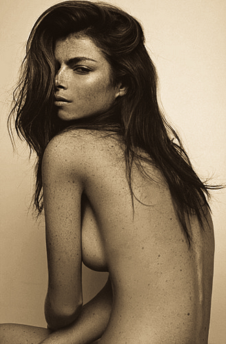 Female model photo shoot of Damaris Suarez