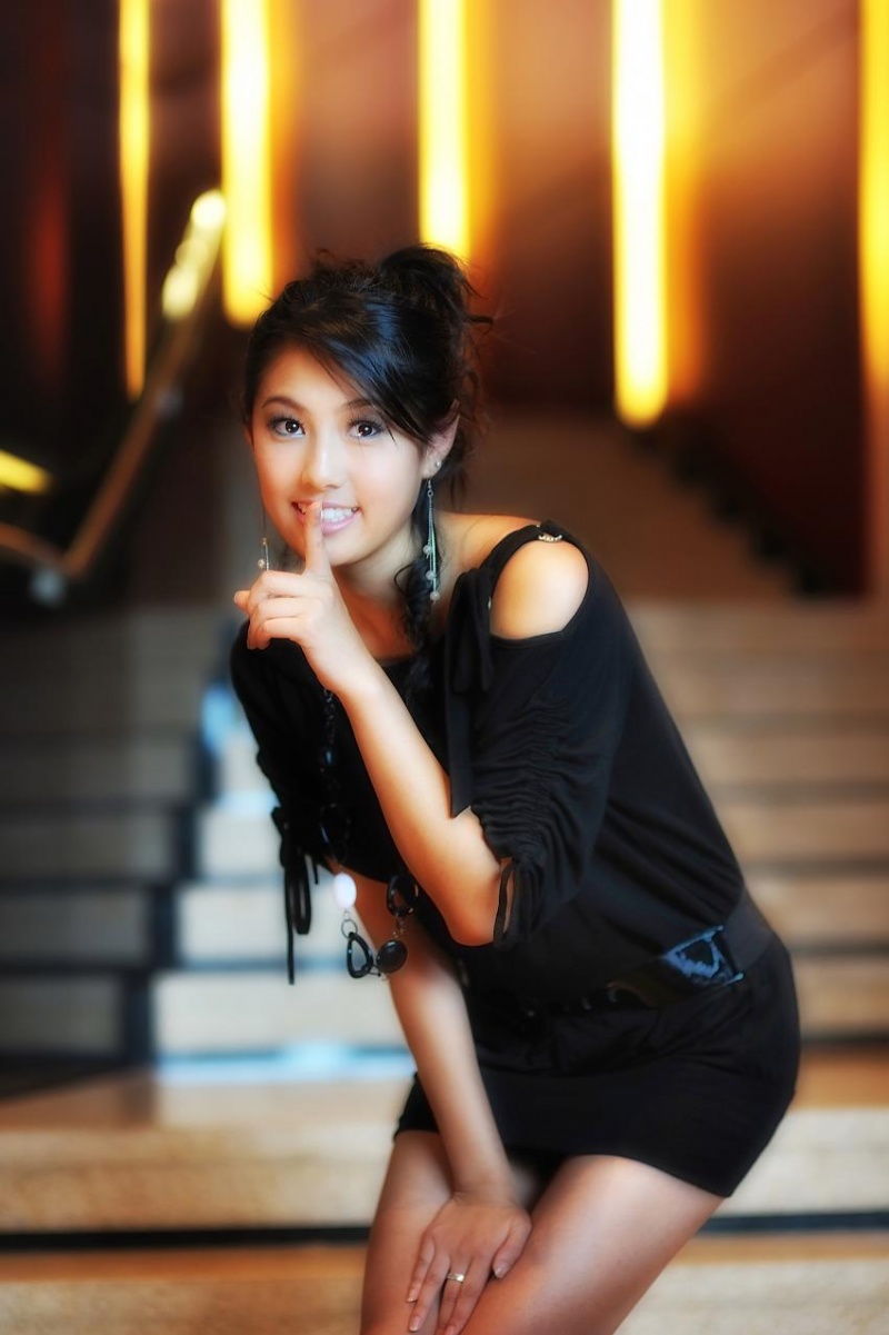 Female model photo shoot of Lena Wang