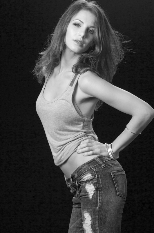Female model photo shoot of Dara Michele