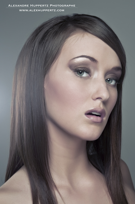Female model photo shoot of Toxic Makeups by Alexandre Huppertz
