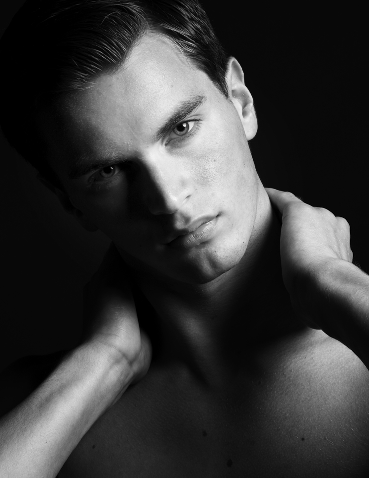 Male model photo shoot of Lars Kier