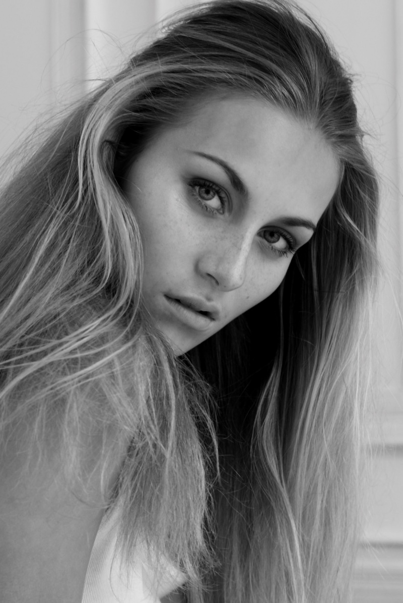 Female model photo shoot of Martii
