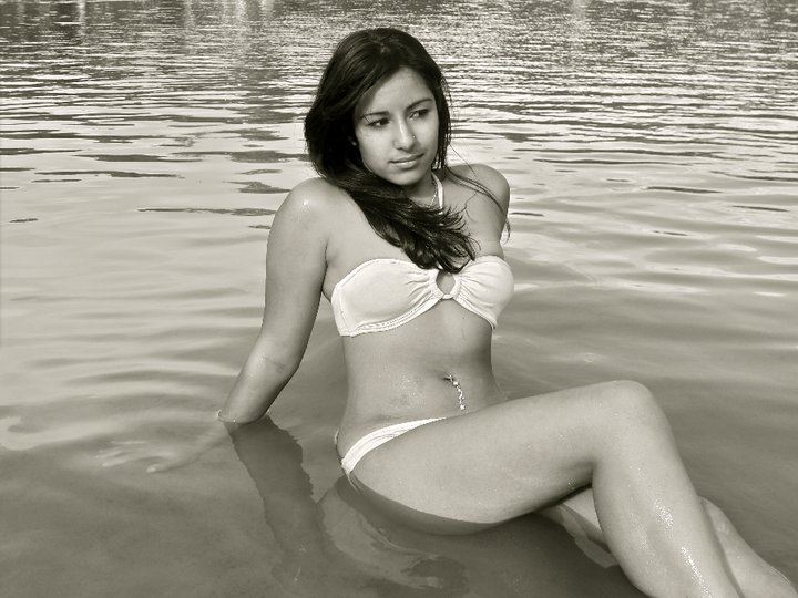 Female model photo shoot of bengali dime in Green Lakes 2009