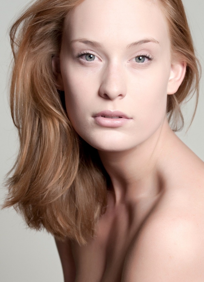 Female model photo shoot of Angela Bloemsaat in -