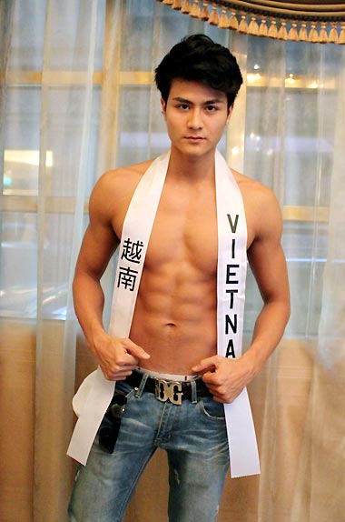 Male model photo shoot of Le Xuan Vinh Thuy