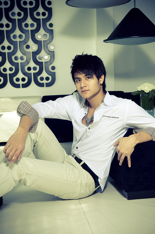 Male model photo shoot of Le Xuan Vinh Thuy