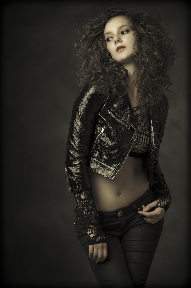Female model photo shoot of Mara Cirezaru by 1212121