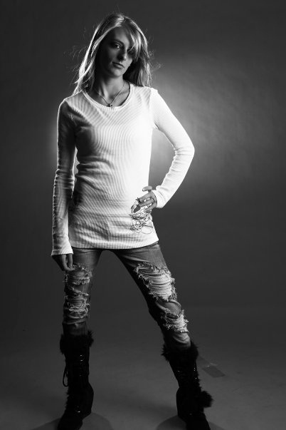 Female model photo shoot of Monica Moe Rose