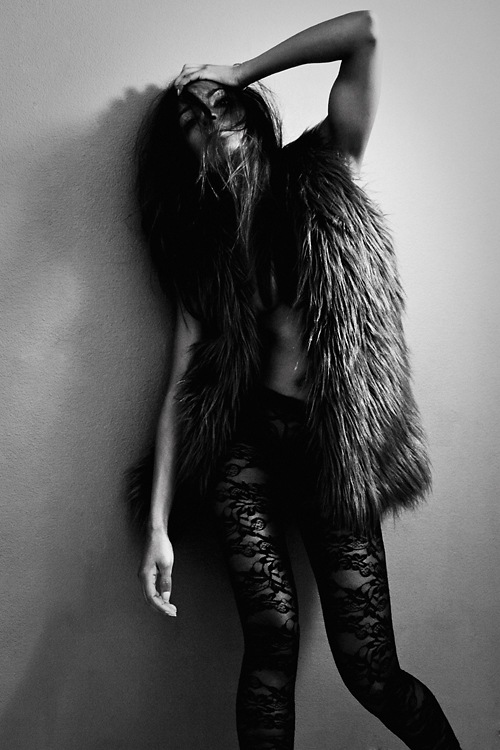 Female model photo shoot of Fernandesss by Vive_la_Liberty