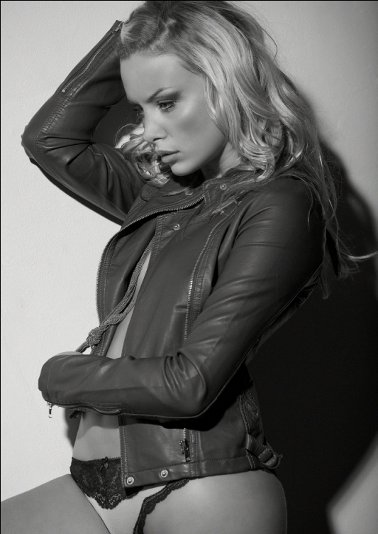 Female model photo shoot of Jennabrooke by Cobblestone Studios