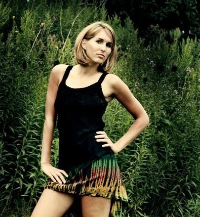 Female model photo shoot of Meredith McDaniel by hannah_elizabeth
