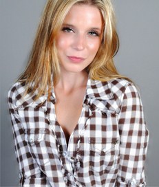 Female model photo shoot of Lisa-Ann Valavaara
