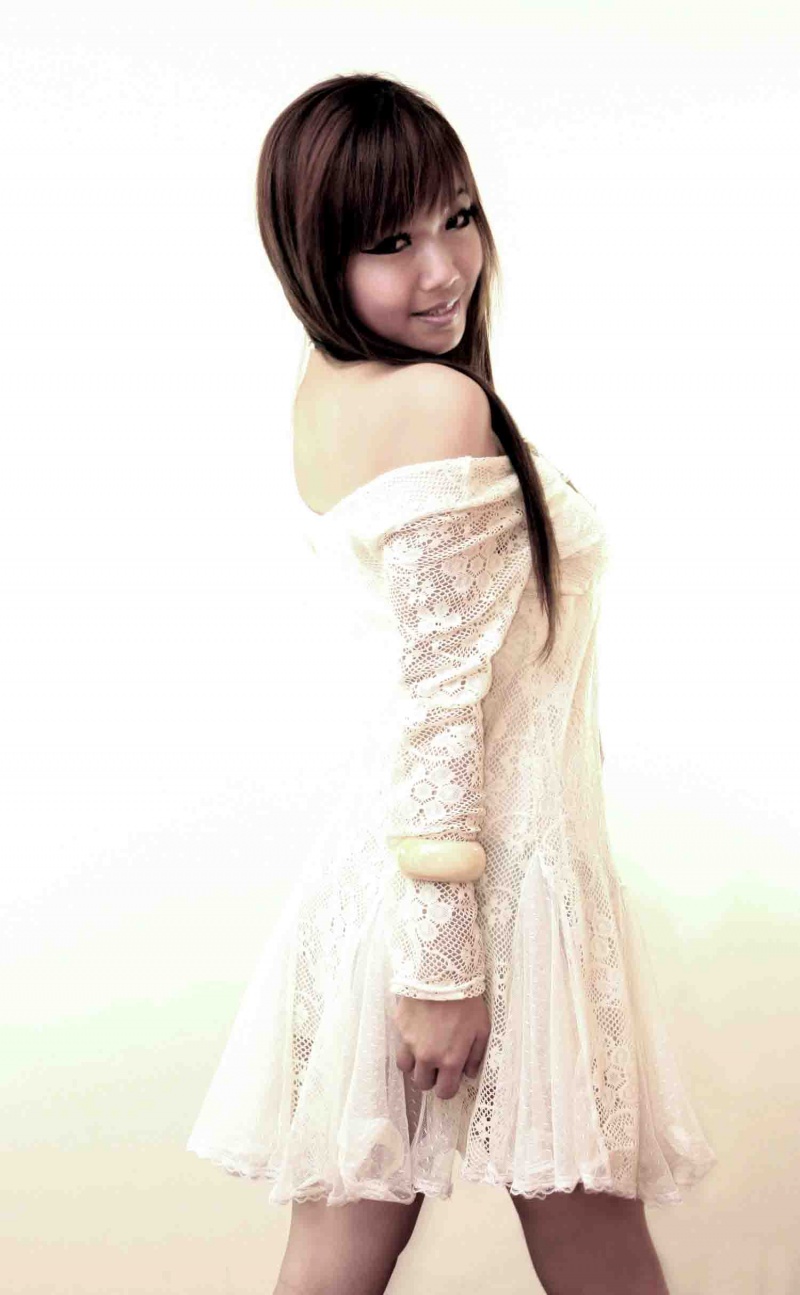 Female model photo shoot of Shi Xin