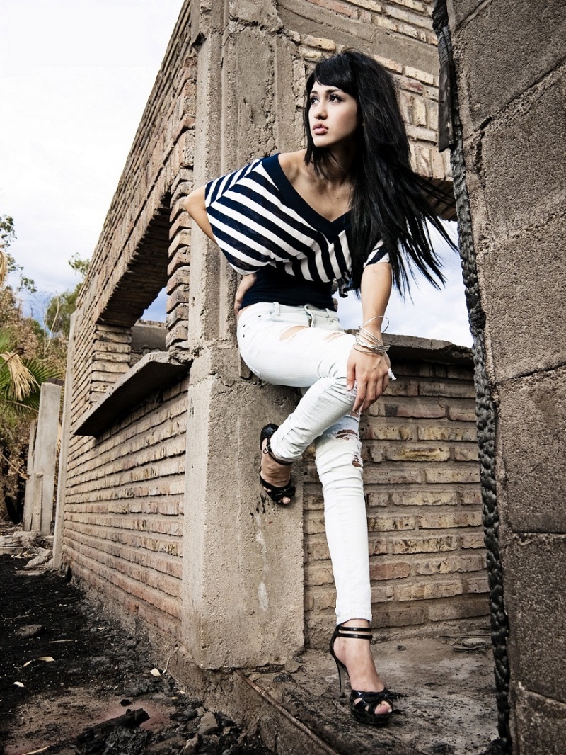 Female model photo shoot of Anastacia Romero