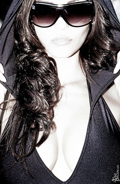 Female model photo shoot of Mandy Domingues