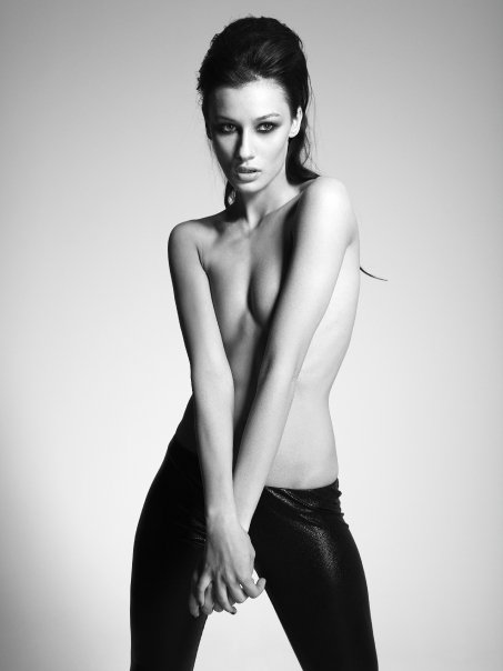 Female model photo shoot of Ola_Podgorska