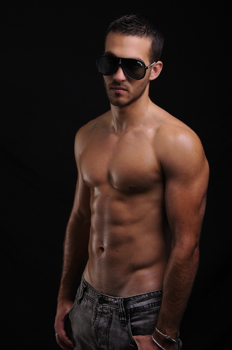 Male model photo shoot of Arturo Jurado