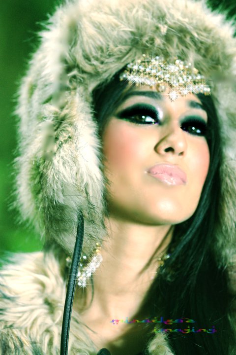 Female model photo shoot of zenab