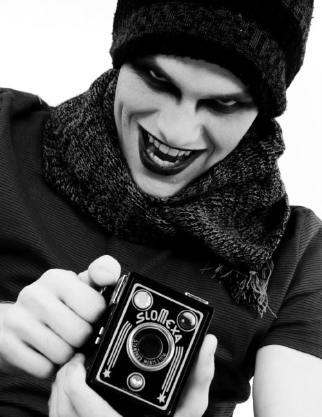 Male model photo shoot of Karl Doran