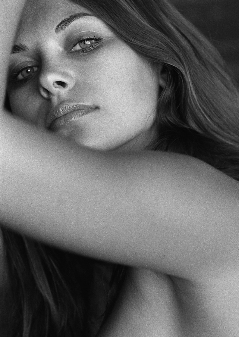 Female model photo shoot of Piper Olivia by Steven Falconer
