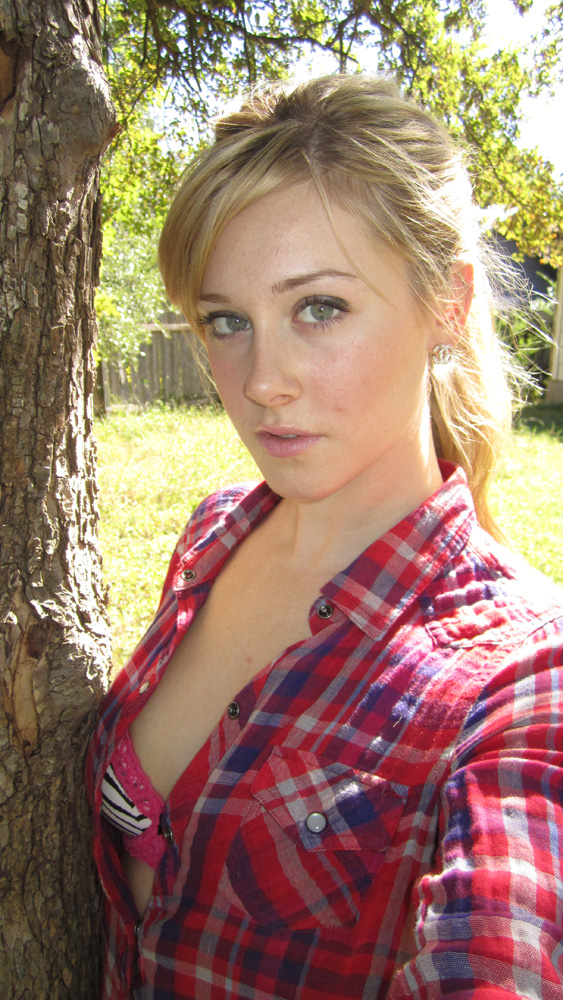 Female model photo shoot of Piper Mckenna